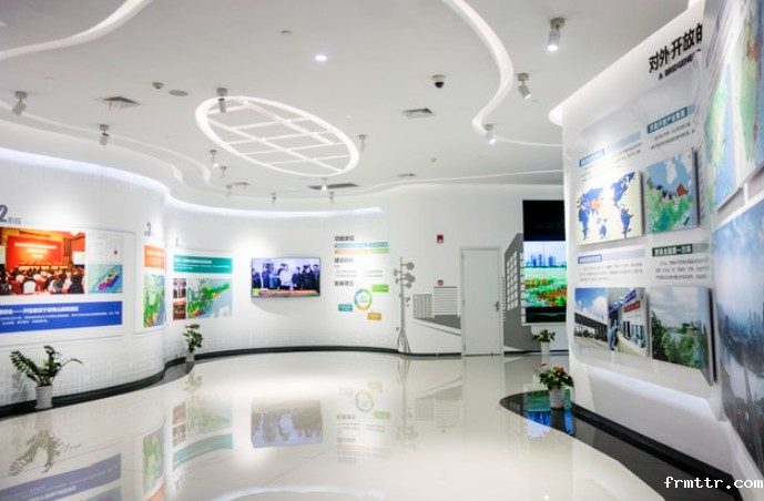 展厅展馆设计施工：5种展柜内平面设计形式，打造沉浸式展示体验