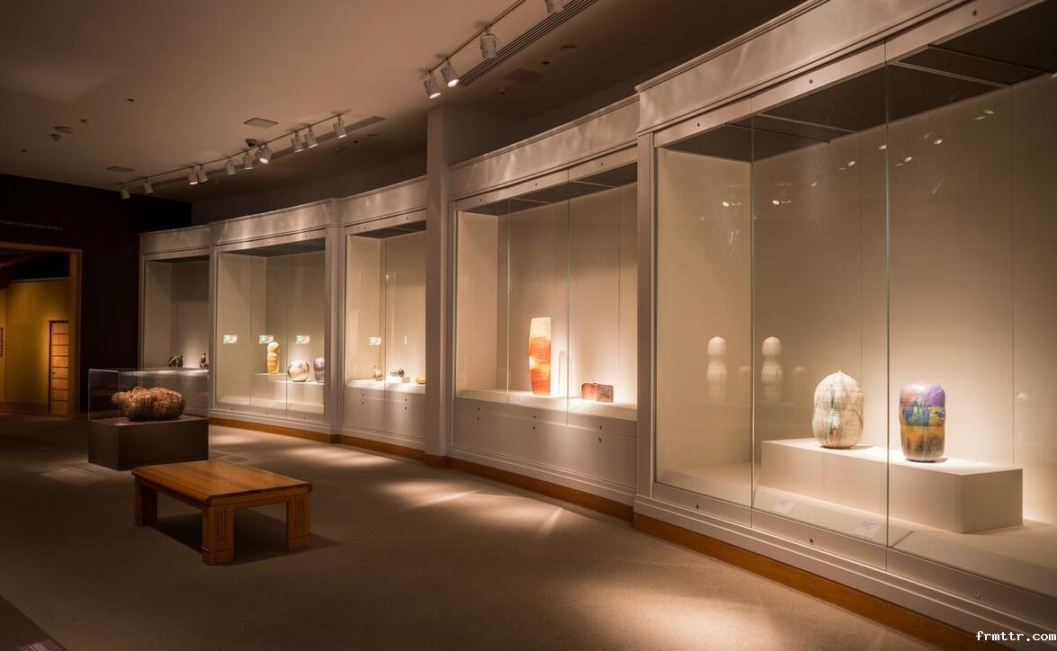 展馆展厅设计施工：灯光设计的高级感秘诀，打造光影与氛围并存的展厅空间