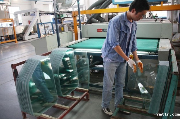 纪念馆展厅设计施工公司：博物馆展柜玻璃不为人知的三大核心秘密