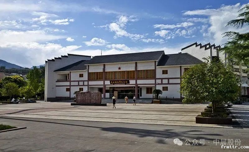 革命老区粉墨流韵开展川剧艺术流动展览进校园——天全县红军纪念馆